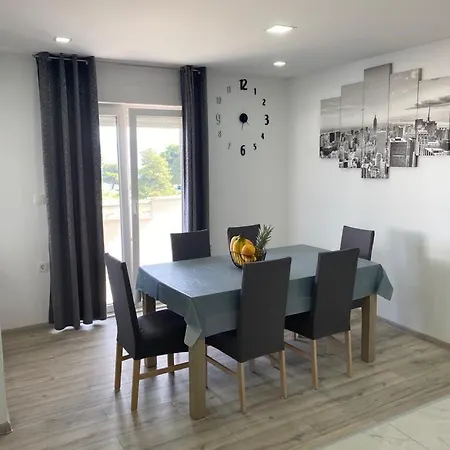 Apartament Andela *