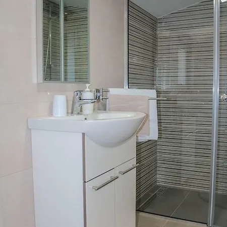 Apartament Andela *