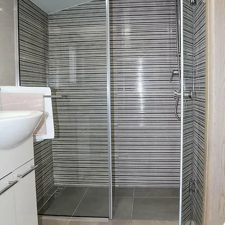 Apartament Andela *