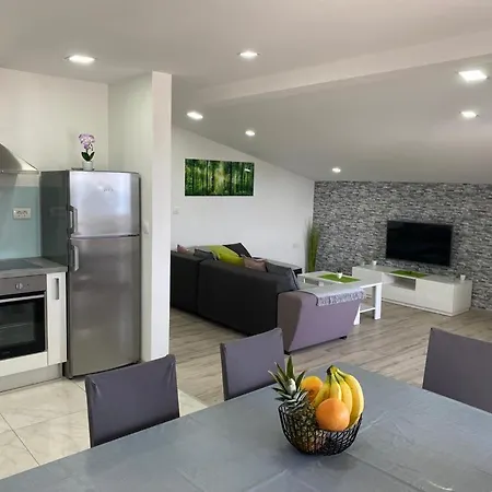 Andela Apartment *